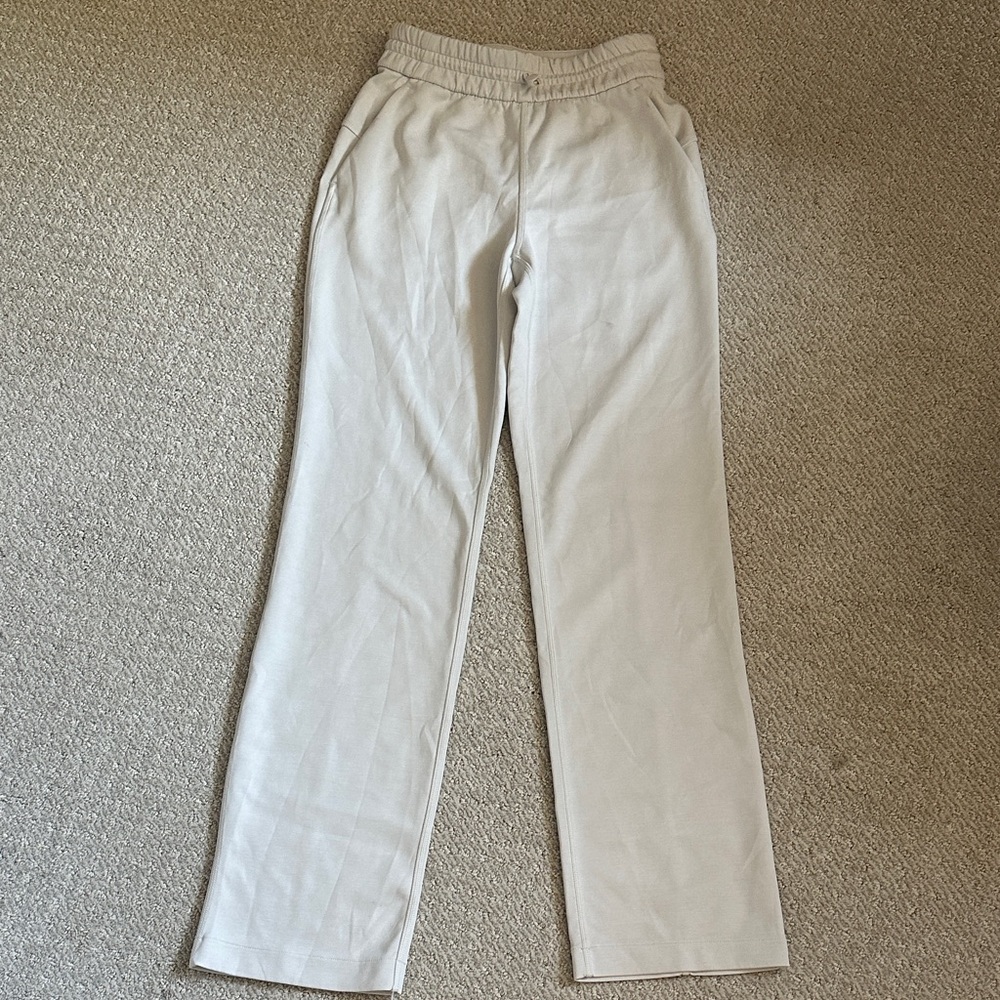 Lululemon size 2 - off White Elastic Waist Sweatpants